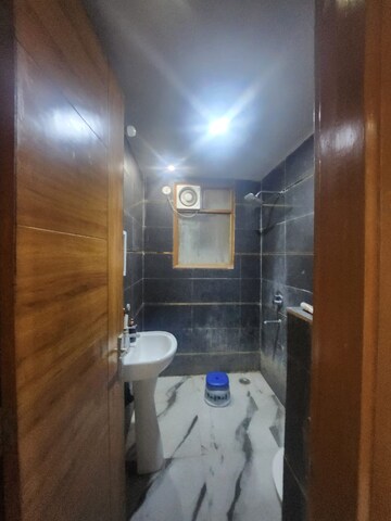 Bathroom in 2 BHK Builder Floor at Palm Residency Chhatarpur, Chattarpur – for Rent
