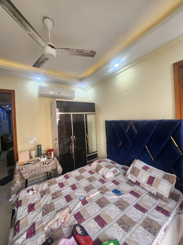 Bedroom in 2 BHK Builder Floor at Palm Residency Chhatarpur, Chattarpur – for Rent