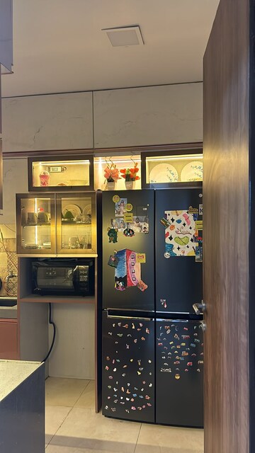 Furnished Amenities in 3 BHK Apartment at Hiranandani Meadows, Manpada – for Rent