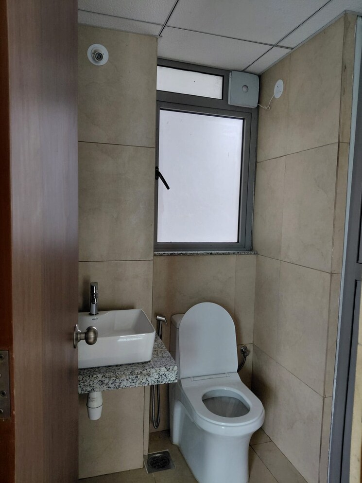 Bathroom, kalpataru-immensa 1 Bedroom 450 Sq.Ft. Apartment In Kolshet Road Thane 8949877