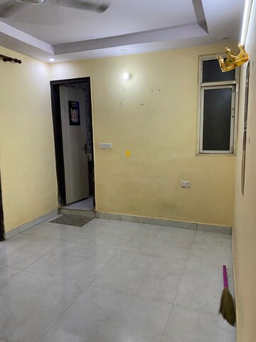 Room in 2.5 BHK Builder Floor at Mayur Vihar – for Rent