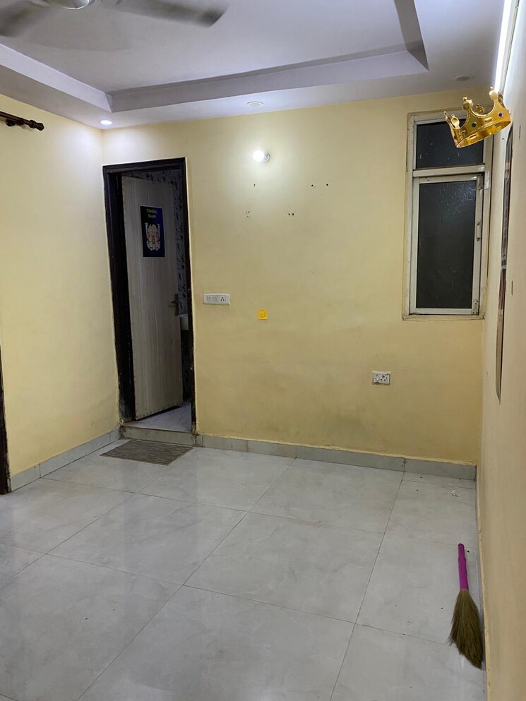 Room, mayur vihar 2.5 Bedroom 820 Sq.Ft. Builder Floor In Mayur Vihar Delhi 8949880