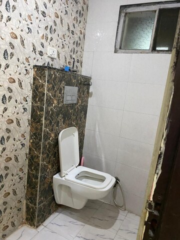 Bathroom in 2.5 BHK Builder Floor at Mayur Vihar – for Rent