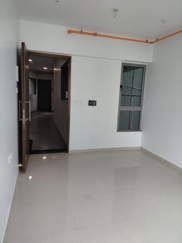 Room in 1 BHK Apartment at Kalpataru Immensa, Kolshet Road – for Rent