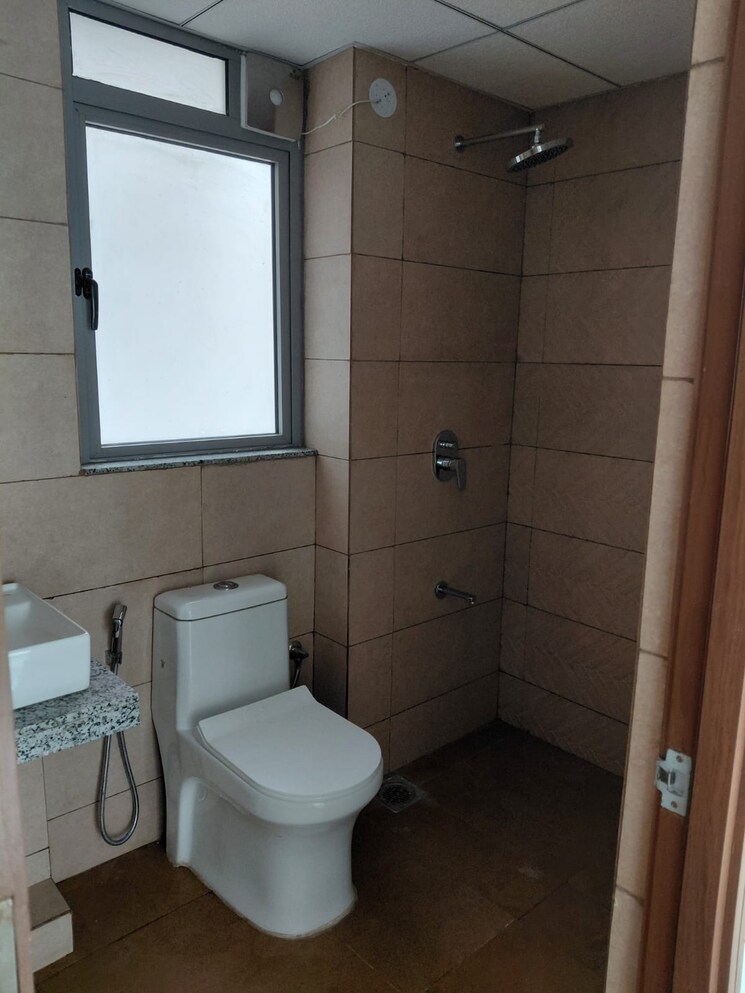 Bathroom, kalpataru-immensa 1 Bedroom 450 Sq.Ft. Apartment In Kolshet Road Thane 8949882