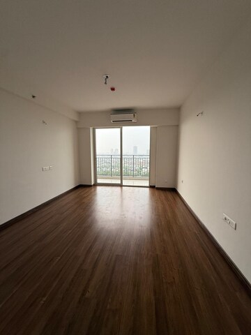 Room in 3 BHK Apartment at Godrej Woods, Sector 43 – for Rent