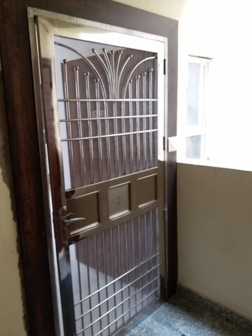 Master Bedroom in 3 BHK Apartment at Mapsko Paradise, Sector 83 – for Rent