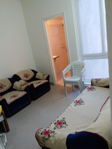 Master Bedroom in 3 BHK Apartment at Mapsko Paradise, Sector 83 – for Rent