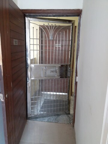 Master Bedroom in 3 BHK Apartment at Mapsko Paradise, Sector 83 – for Rent