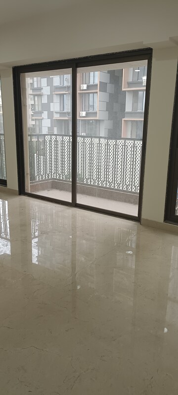 2.5 BHK Apartment For Rent in Mirchandani Triton, Santacruz West