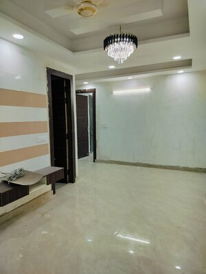 Room in 3 BHK Builder Floor at Sector 104 – for Sale