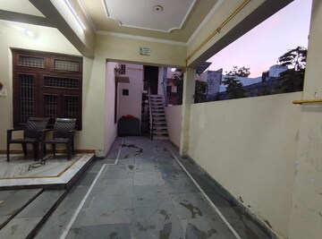 Building Lobby in 2 BHK Independent House at Jankipuram – for Rent