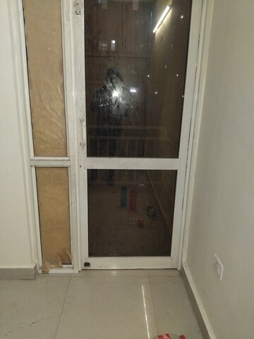 Furnished Amenities in 2 BHK Apartment at Conscient Habitat 78, Sector 78 – for Rent