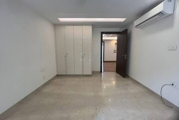 Room in 3 BHK Villa at Sector 12 – for Sale