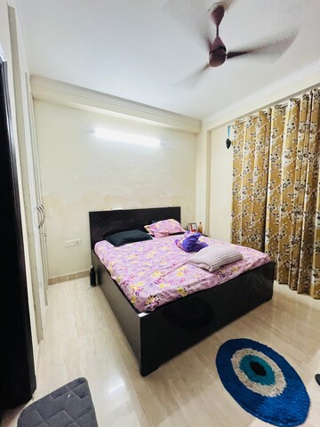 Bedroom in 2 BHK Builder Floor at Sector 40 – for Rent