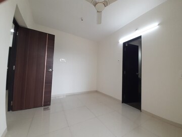 Room in 2 BHK Apartment at Bhoomi Samarth, Goregaon East – for Rent