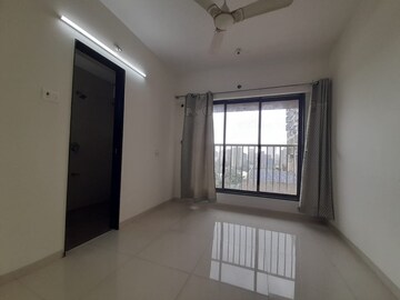 2 BHK Apartment For Rent in Bhoomi Samarth, Goregaon East