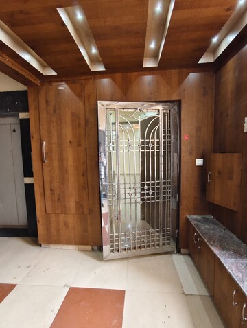 Living Room in 4 BHK Apartment at Gomti Nagar – for Rent