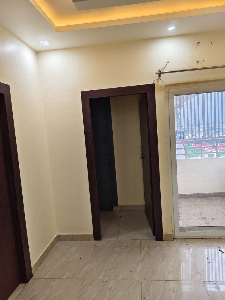 Room, gomti nagar 4 Bedroom 1850 Sq.Ft. Apartment In Gomti Nagar Lucknow 8950014
