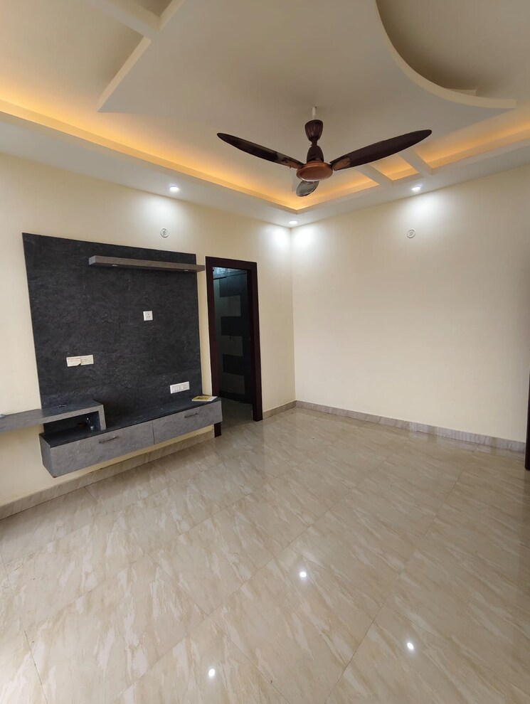 Room, gomti nagar 4 Bedroom 1850 Sq.Ft. Apartment In Gomti Nagar Lucknow 8950014