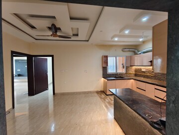 Kitchen in 4 BHK Apartment at Gomti Nagar – for Rent