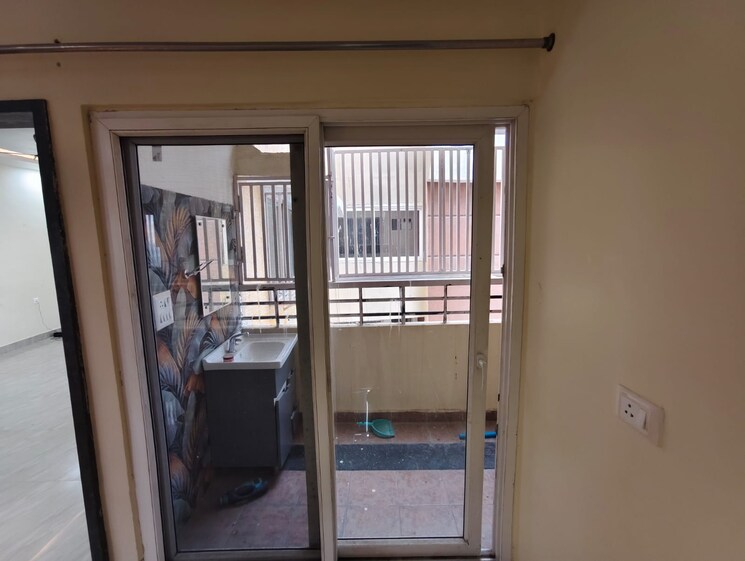 Room, gomti nagar 4 Bedroom 1850 Sq.Ft. Apartment In Gomti Nagar Lucknow 8950014