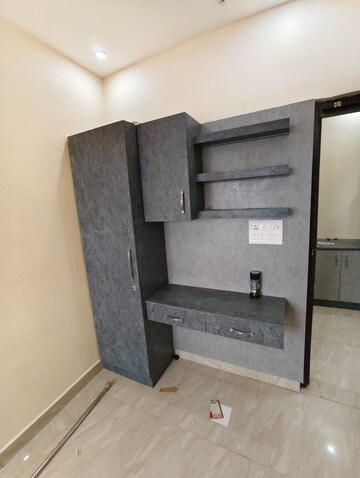 Furnished Amenities in 3.5 BHK Apartment at LDA Parijaat Apartments, Faizabad Road – for Rent