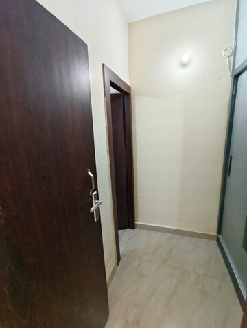 Room in 3.5 BHK Apartment at LDA Parijaat Apartments, Faizabad Road – for Rent