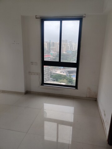 Room in 2 BHK Apartment at Sunteck Avenue 2, Goregaon West – for Rent