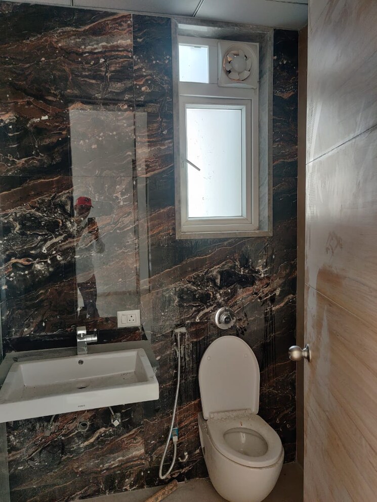 Bathroom, kundan-presidia 3 Bedroom 1480 Sq.Ft. Apartment In Nibm Road Pune 8950021