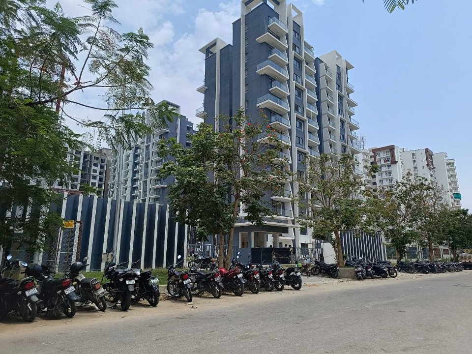 3.5 BHK + Servant Room,Study Room 2095 Sq.Ft. Apartment in One OAK Natura