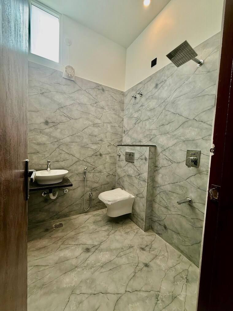 Bathroom, jagatpura 3 Bedroom 1750 Sq.Ft. Apartment In Jagatpura Jaipur 8950038