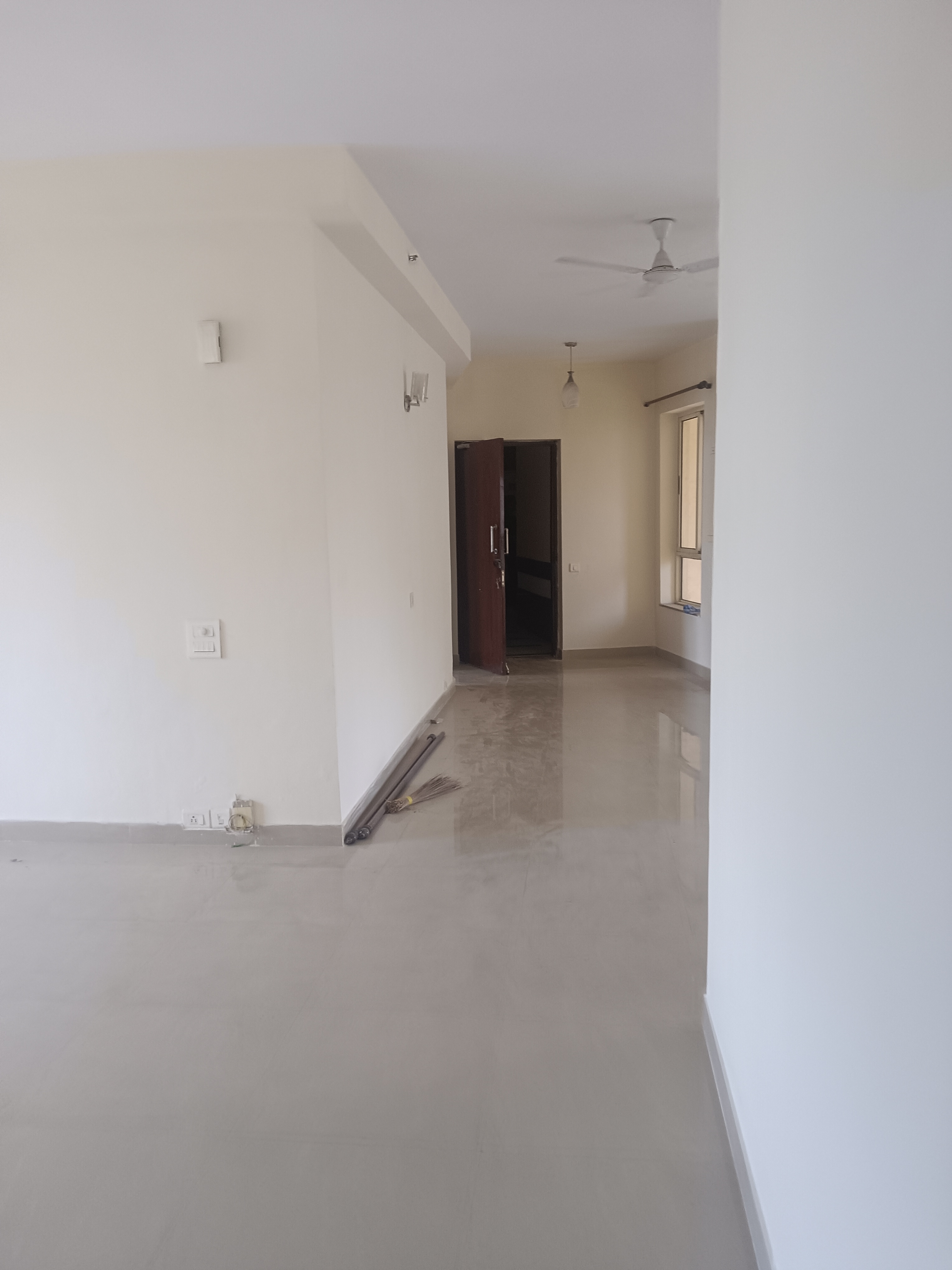 2 BHK + Pooja Room Apartment For Rent in Unitech Fresco