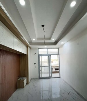 Room in 2 BHK Builder Floor at Sector 23 – for Sale
