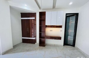 Room in 3 BHK Villa at Sector 10 – for Sale