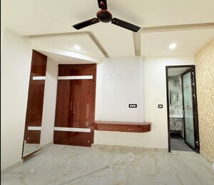 Room in 3 BHK Villa at Sector 10 – for Sale