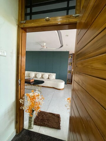 Furnished Amenities in 1.5 BHK Apartment at Ashiyana – for Rent