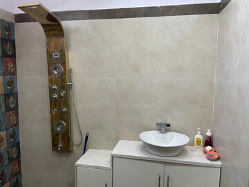 Furnished Amenities in 1.5 BHK Apartment at Ashiyana – for Rent