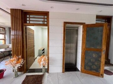 Living Room in 1.5 BHK Apartment at Ashiyana – for Rent