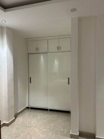 Bathroom in 3 BHK Builder Floor at Unitech South City II, Sector 50 – for Rent