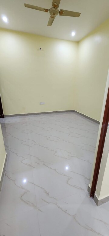 Room in 5 BHK Independent House at Gomti Nagar – for Sale