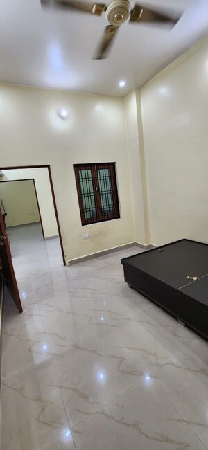 Room in 5 BHK Independent House at Gomti Nagar – for Sale