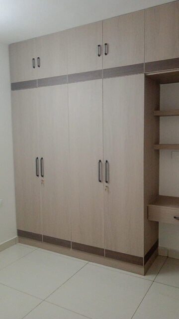 Room in 3 BHK Apartment at Ambience Courtyard, Manikonda – for Rent