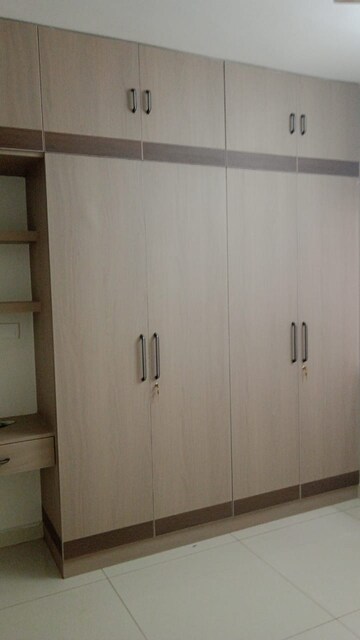 Room in 3 BHK Apartment at Ambience Courtyard, Manikonda – for Rent