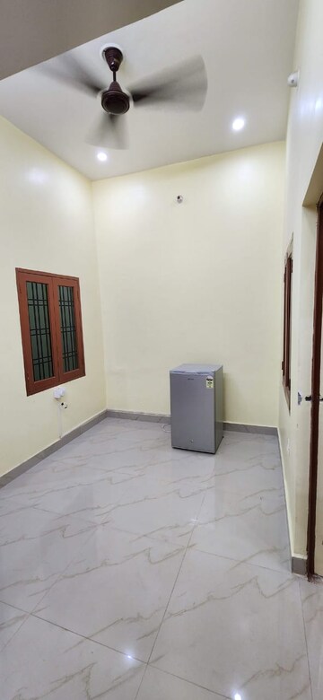 Room in 5 BHK Independent House at Gomti Nagar – for Sale