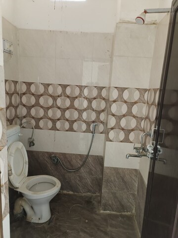Bathroom in 1 RK Apartment at Gomti Nagar – for Rent