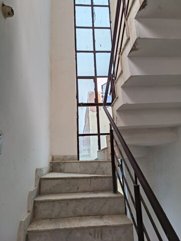 Staircase in 1 RK Apartment at Gomti Nagar – for Rent