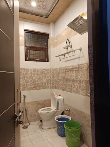 Bathroom in 2 BHK Independent House at Gomti Nagar – for Rent