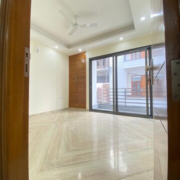 Room in 3 BHK Builder Floor at Vasant Kunj Enclave – for Sale