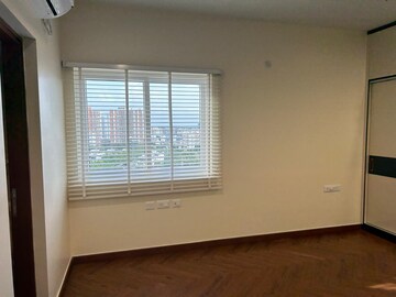 Room in 3 BHK Apartment at Prestige Beverly Hills, Kokapet – for Rent